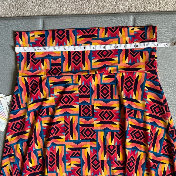 NEW skirt-----size M - Picture 3 of 6